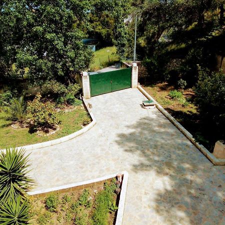 Villa Silvia Ágios Matthaíos Екстериор снимка