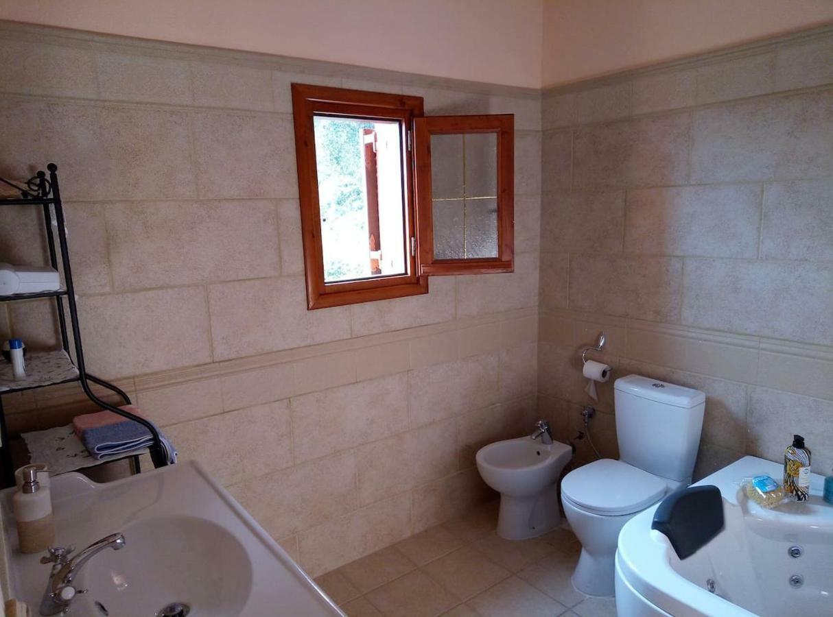 Villa Silvia Ágios Matthaíos Екстериор снимка