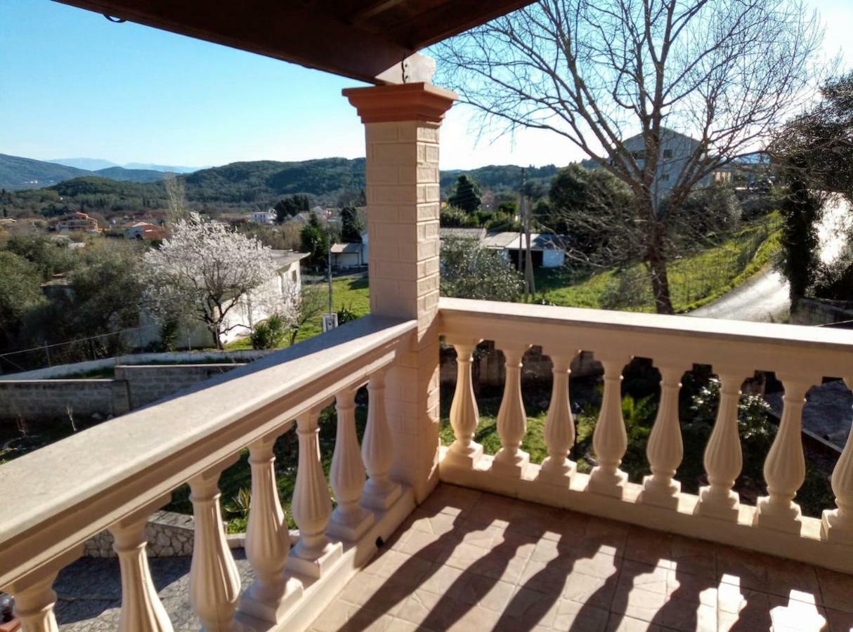 Villa Silvia Ágios Matthaíos Екстериор снимка