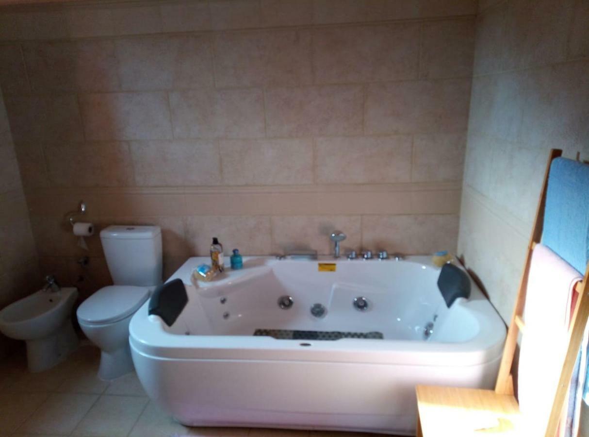 Villa Silvia Ágios Matthaíos Екстериор снимка