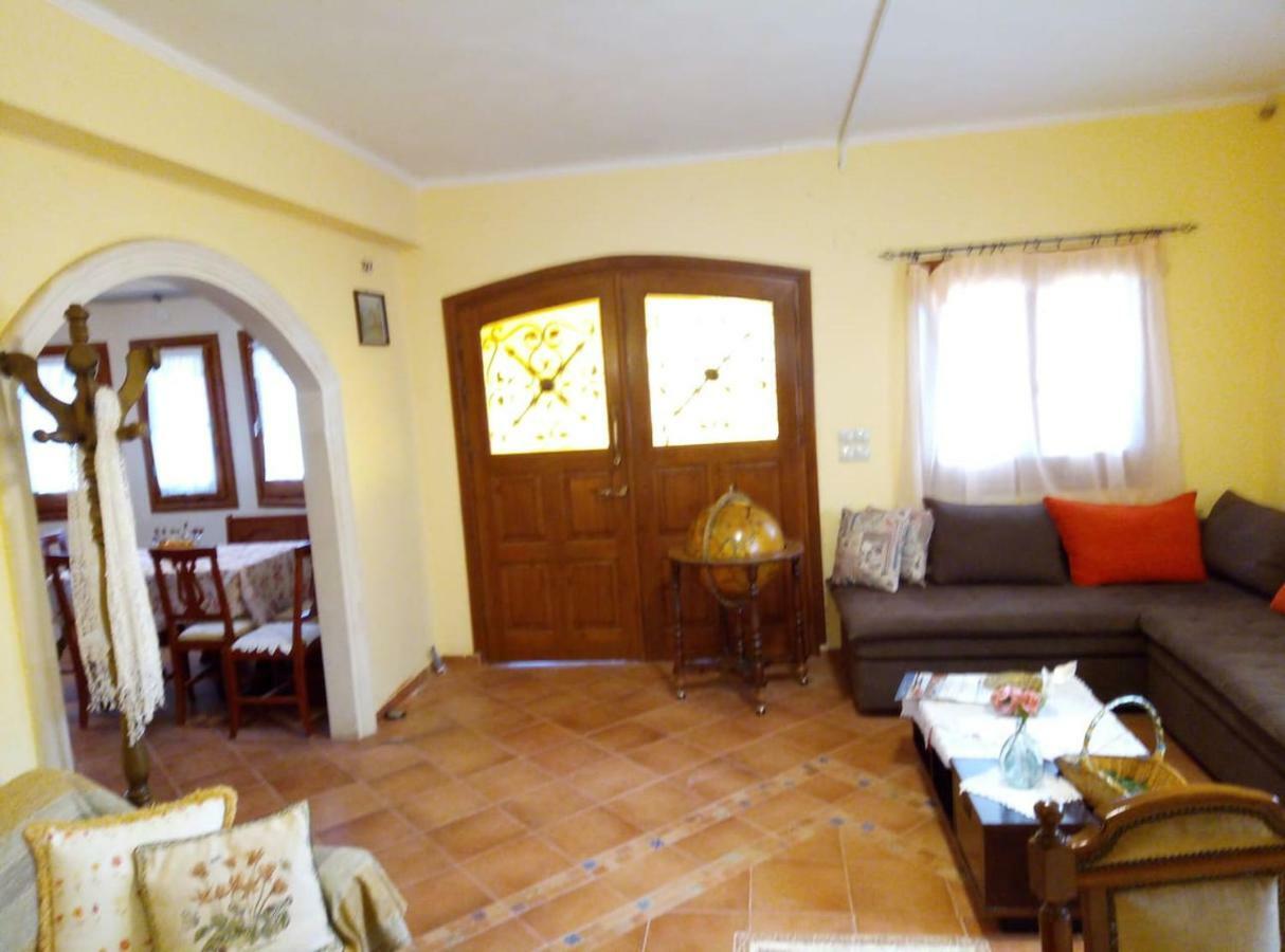 Villa Silvia Ágios Matthaíos Екстериор снимка