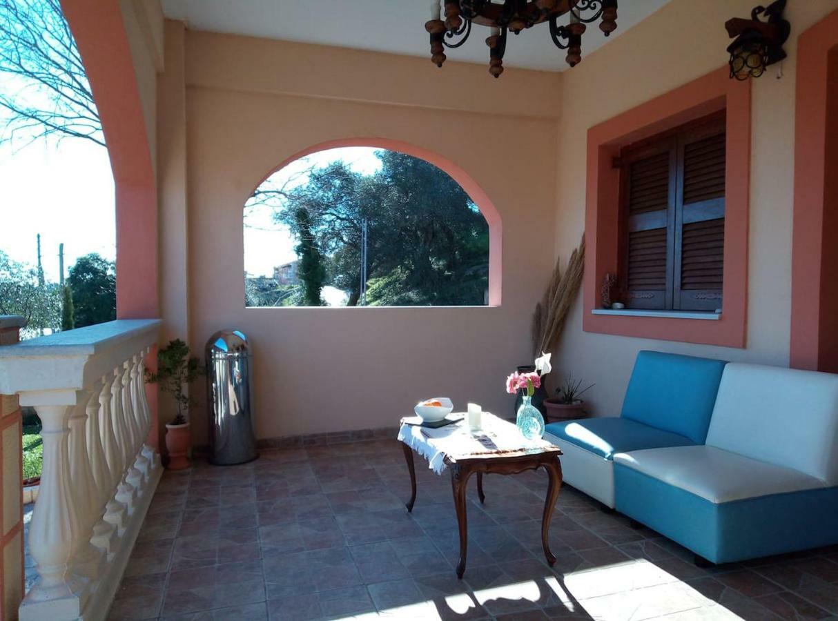 Villa Silvia Ágios Matthaíos Екстериор снимка