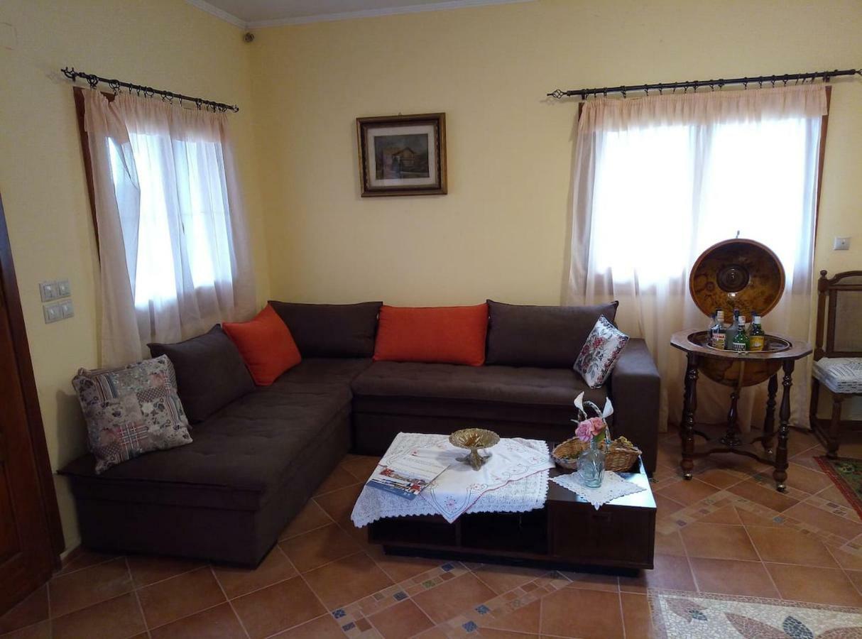 Villa Silvia Ágios Matthaíos Екстериор снимка
