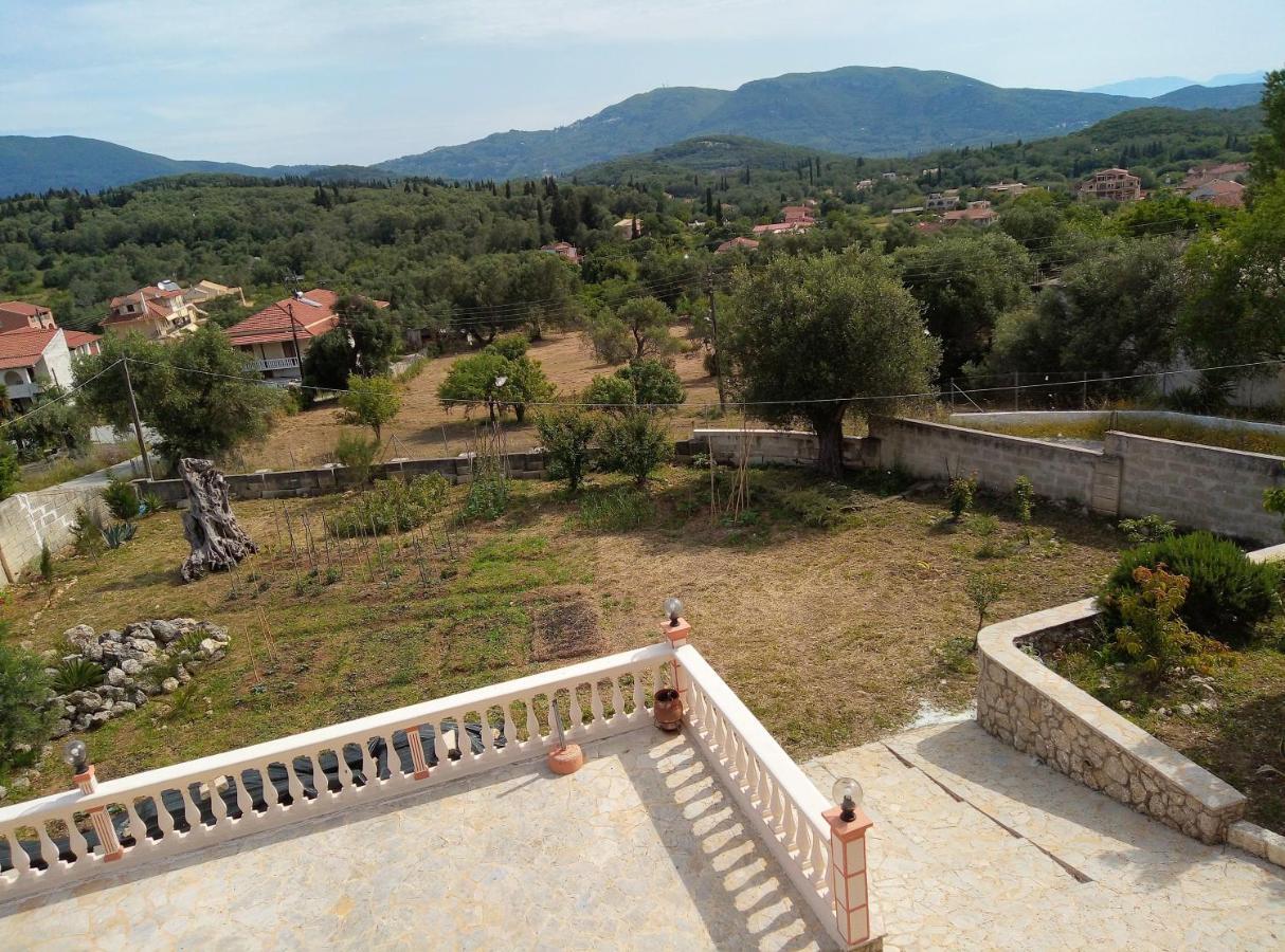 Villa Silvia Ágios Matthaíos Екстериор снимка